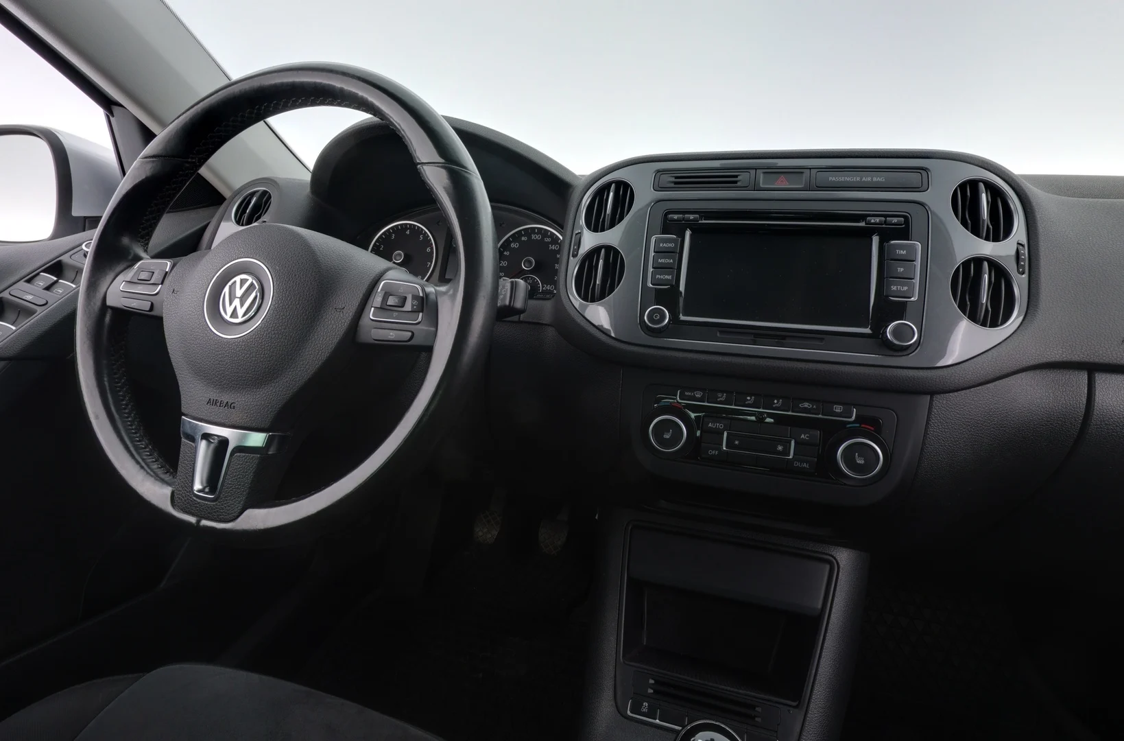 Car Image - JBIwQaRBCRzaSCGouq8tU