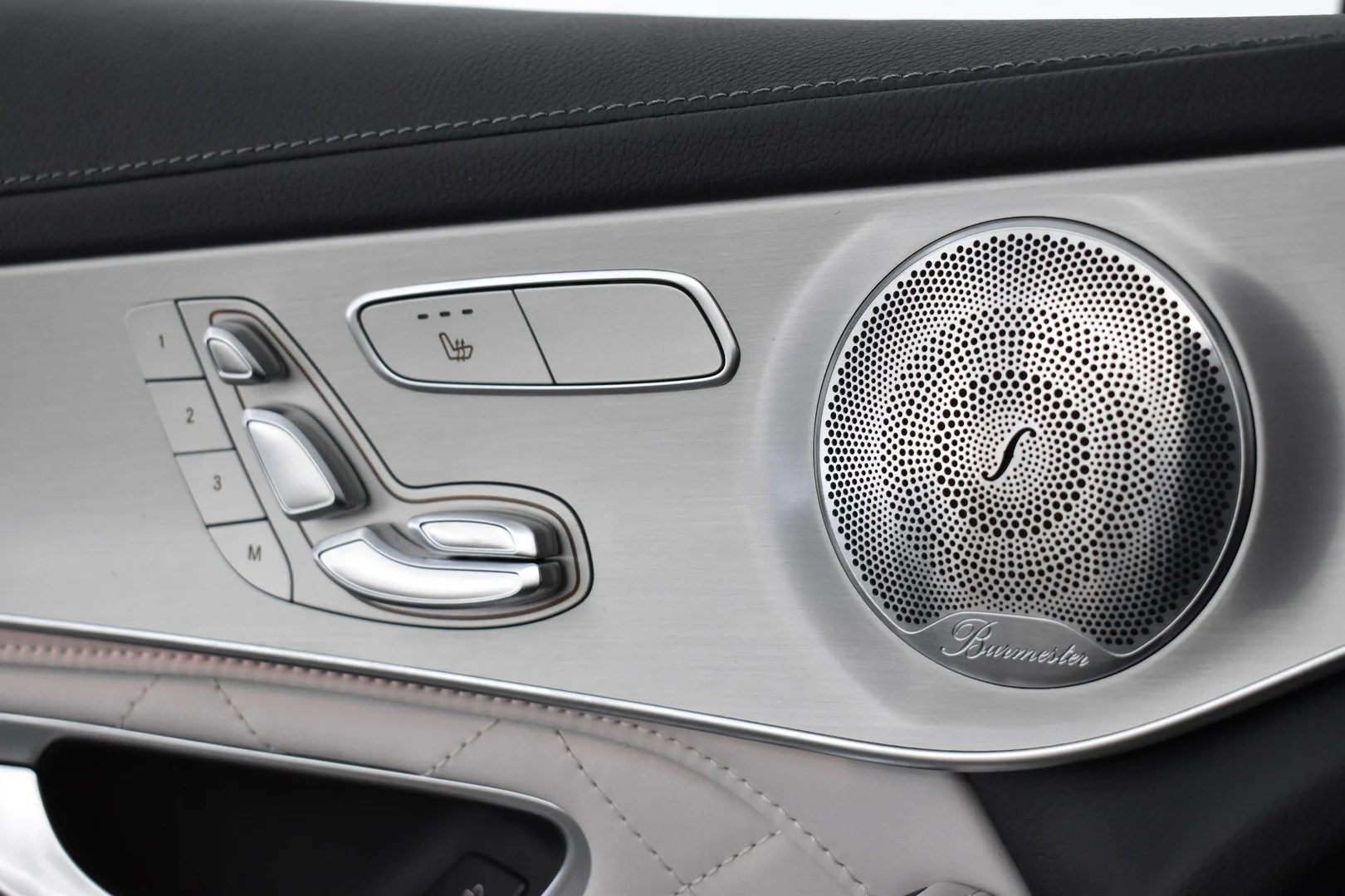 Car Image - 2kG9kUyFWZdt8Q61Ht7deN