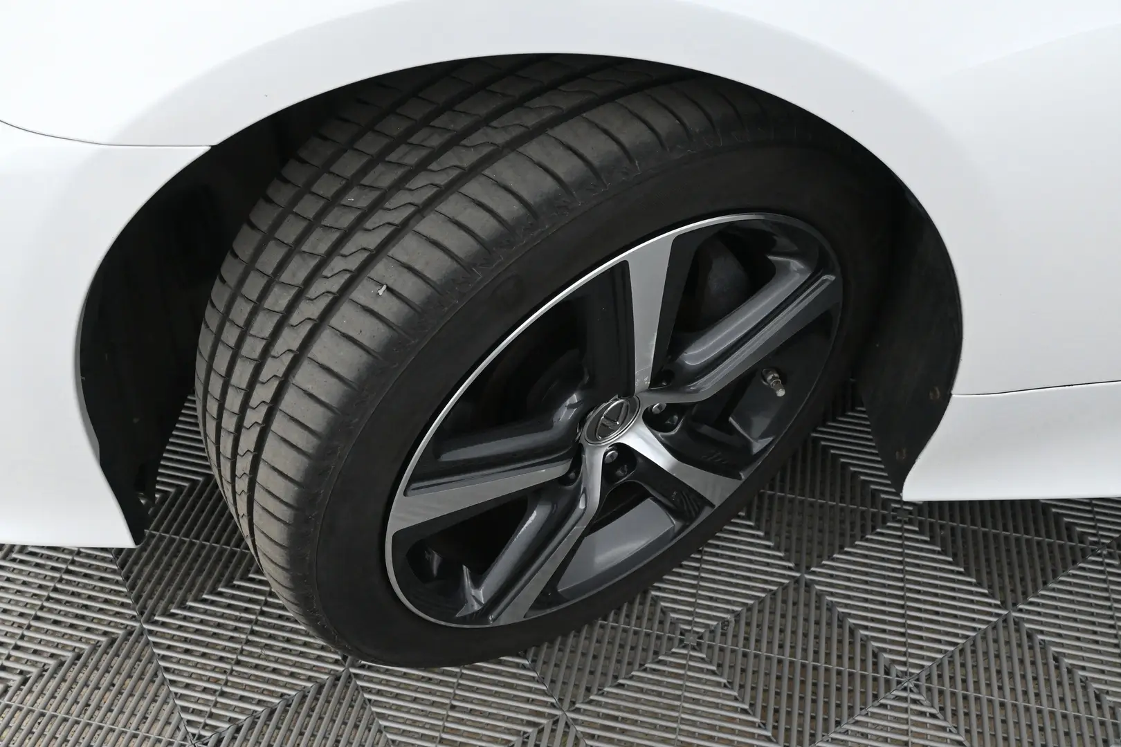 Car Image - 6kVA6FvrVDqAYJcdq6CEG1