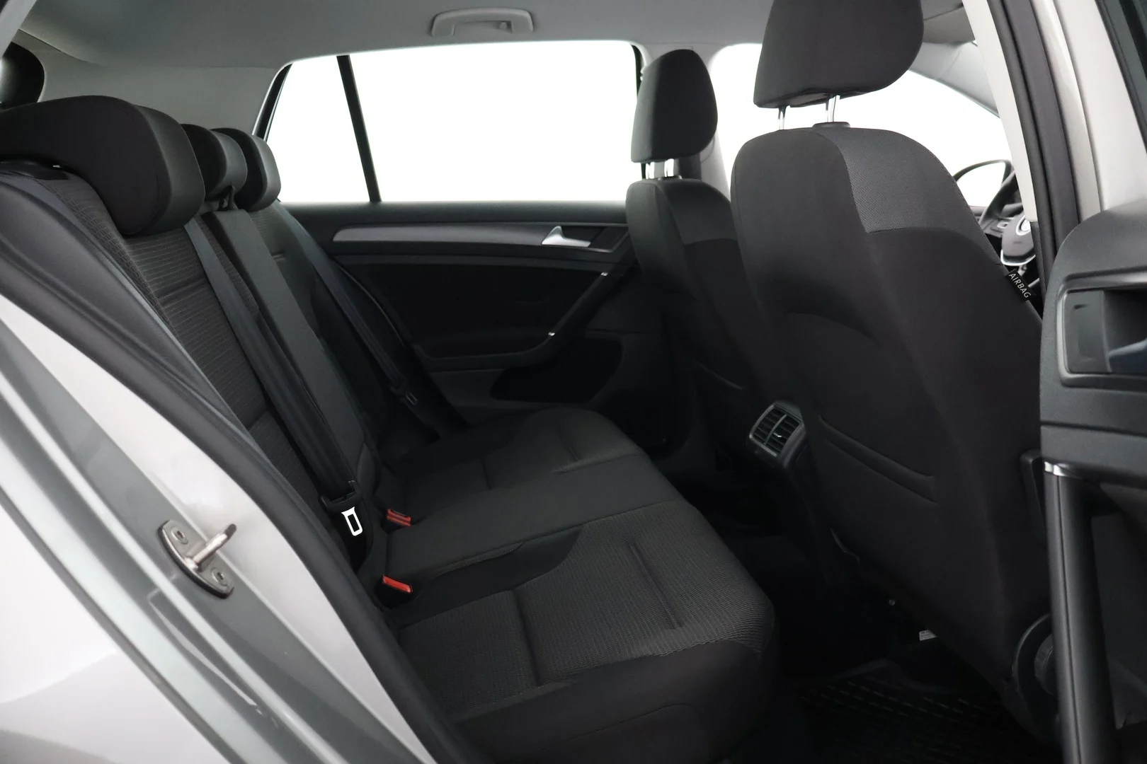 Car Image - 3PUVgrPcMiEPAXT110xNHr