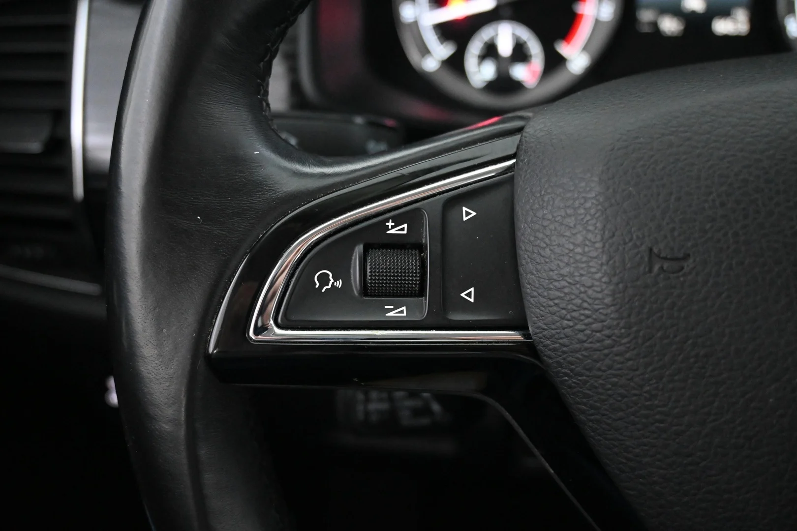 Car Image - 3i2s2QCi35NksRwDAFWeVC