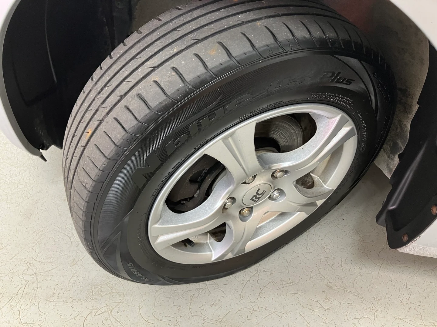 Car Image - 5PT9gTl9C2yMawEC4OMEp5