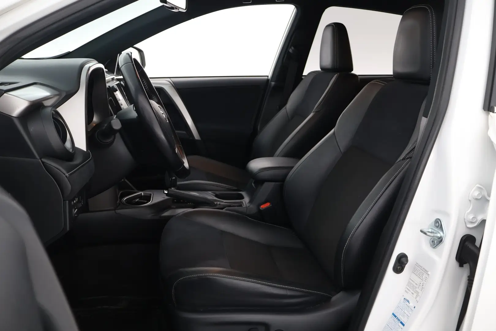 Car Image - 33u21X6WCk7S8zOY34Rl8C