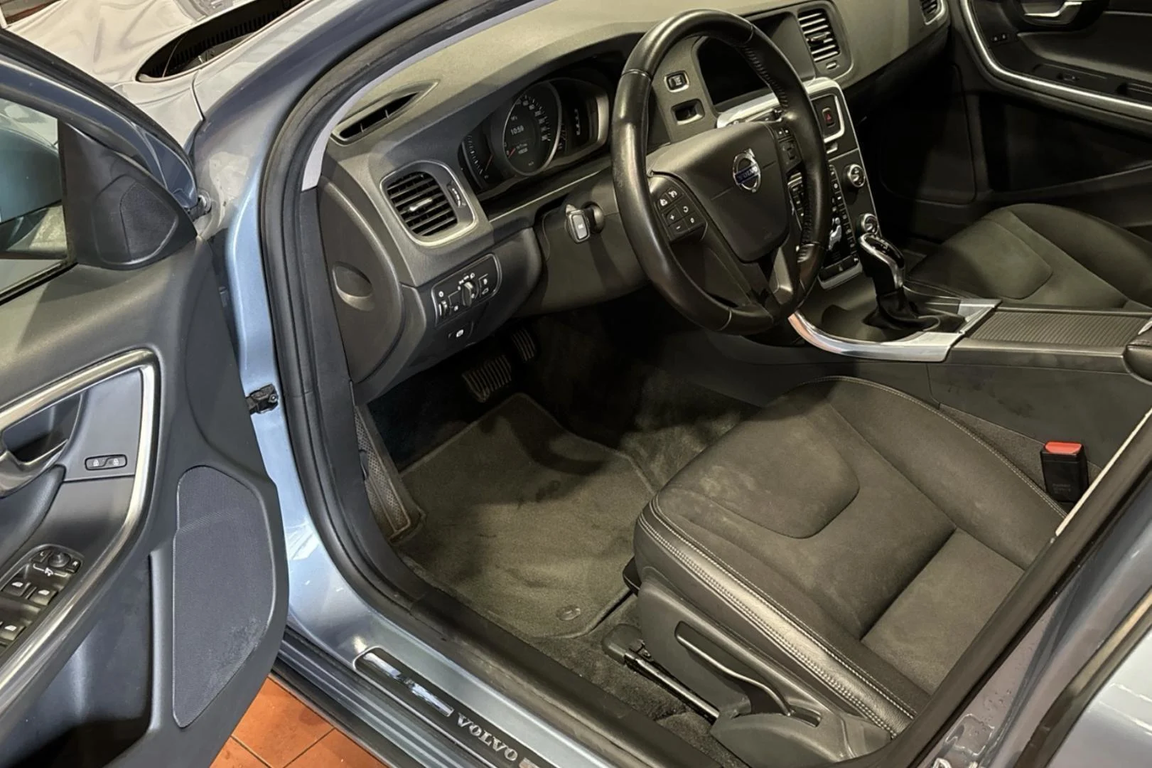 Car Image - 7MwuSwOY4Kgkzqx2No9t8t