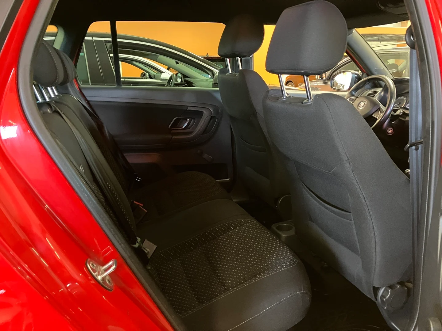 Car Image - 2oneYdaxzRE82z4yujwDCB
