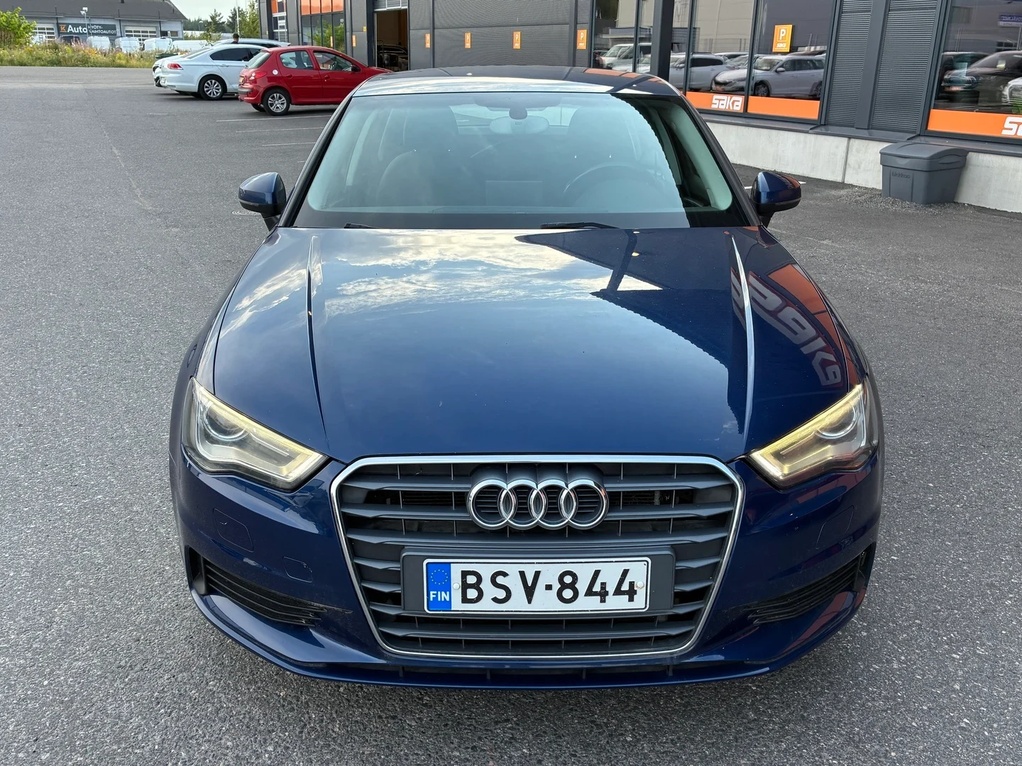 Car Image - Xy9sHnHE8HKHkBIMVVsjt