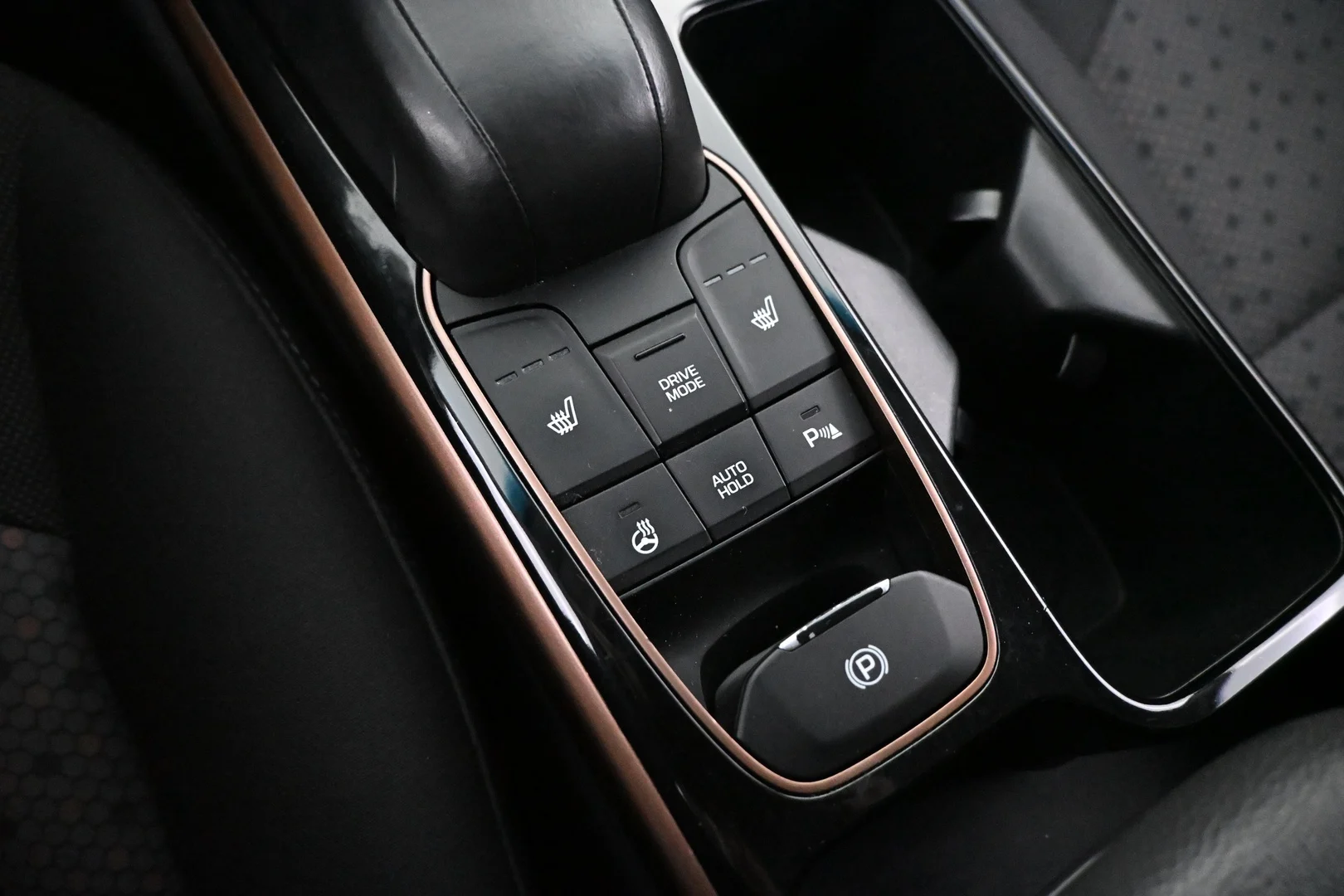 Car Image - 6Q2OHRnDxL6WvUp75AEFk6