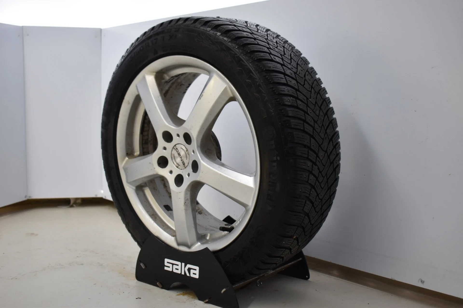 Car Image - 6I4f66zub3i7LExbnhjMRj