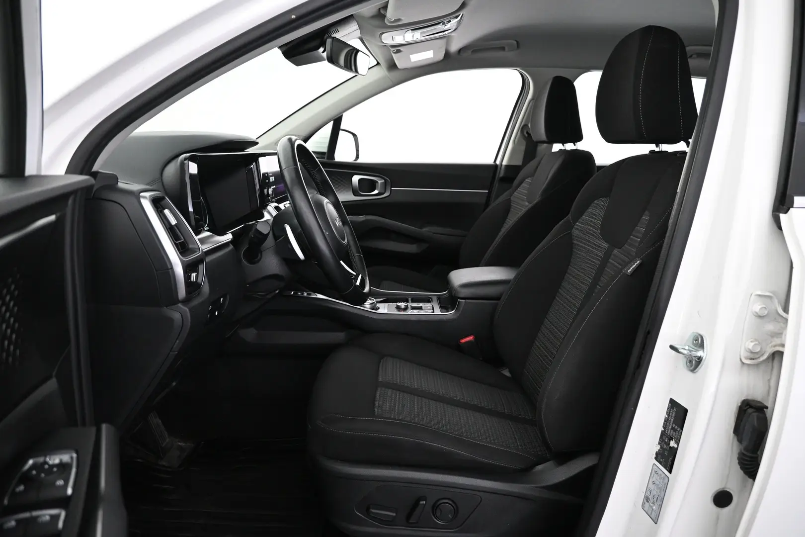 Car Image - 3P4PIMcS3LyDyEdvNjOeZu