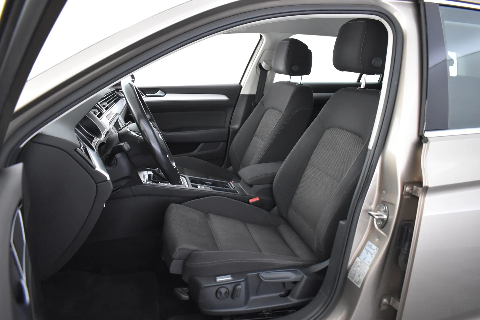 Car Image - 6CEweFI1ZUt2OXDEy5wxsF