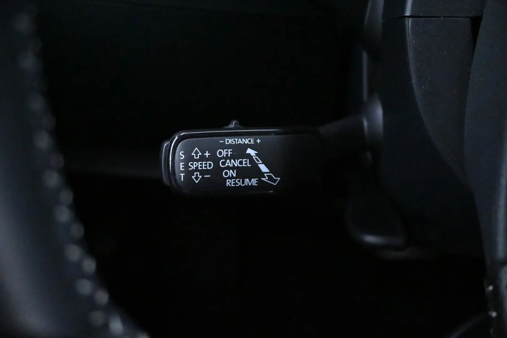 Car Image - 6VsNeLLzfiC2JWBE8ZBwHG