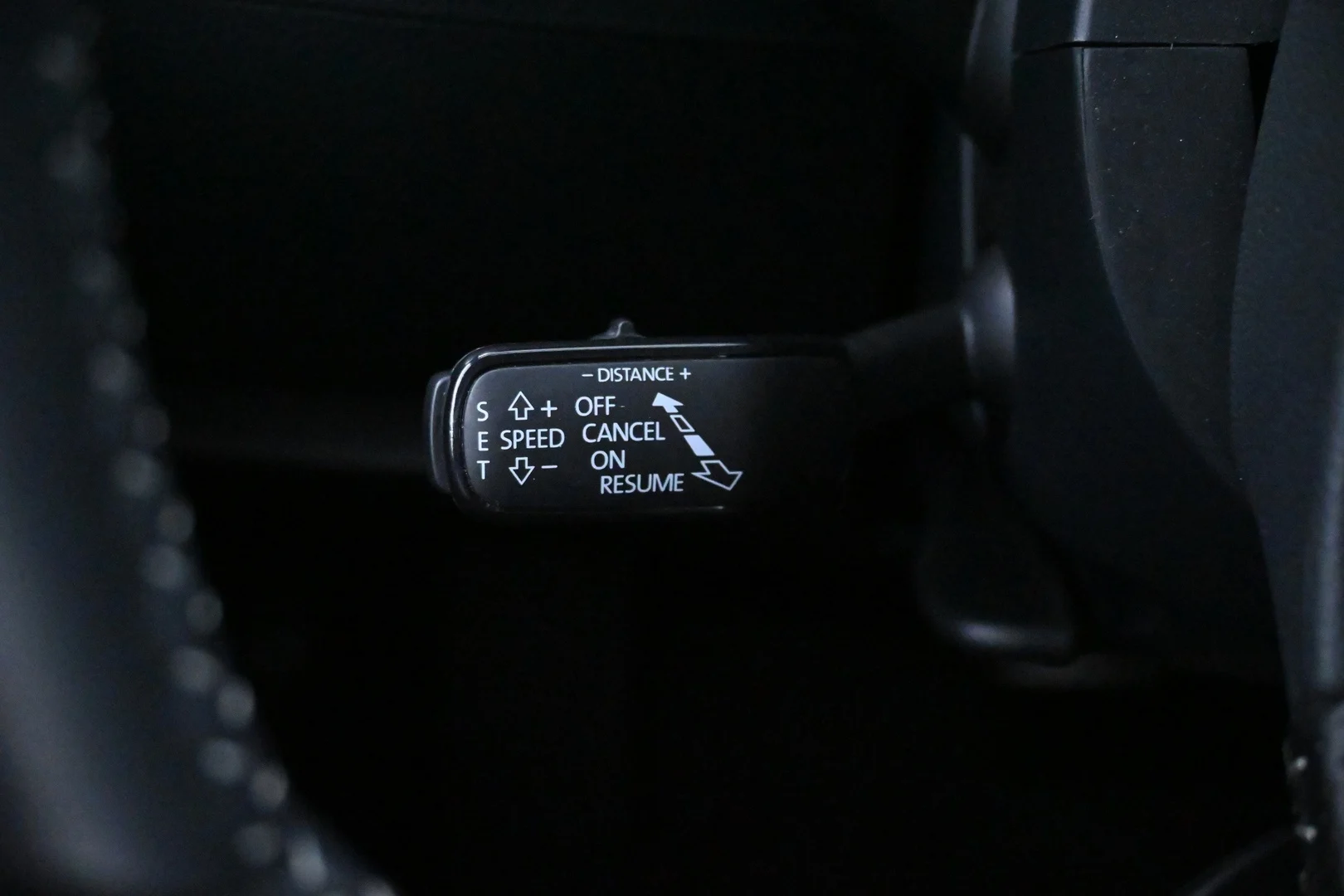 Car Image - 6VsNeLLzfiC2JWBE8ZBwHG