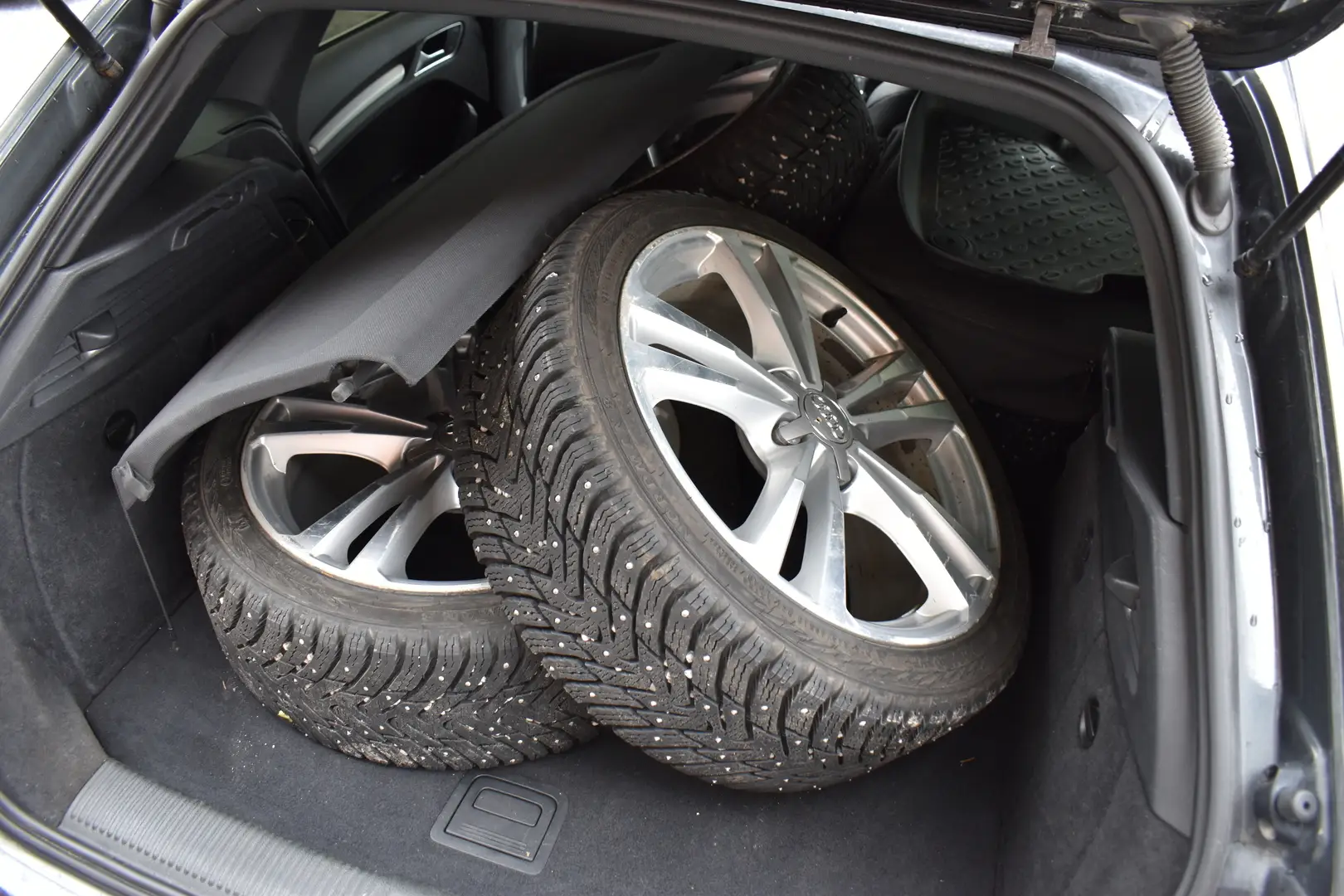 Car Image - 2HwQCJ788XY4yd5arGPzUw