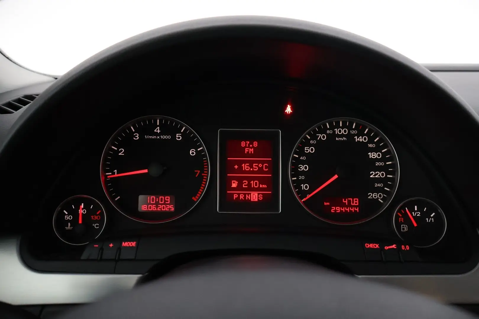 Car Image - 2caW5erBY8oqoDnM0Adt06