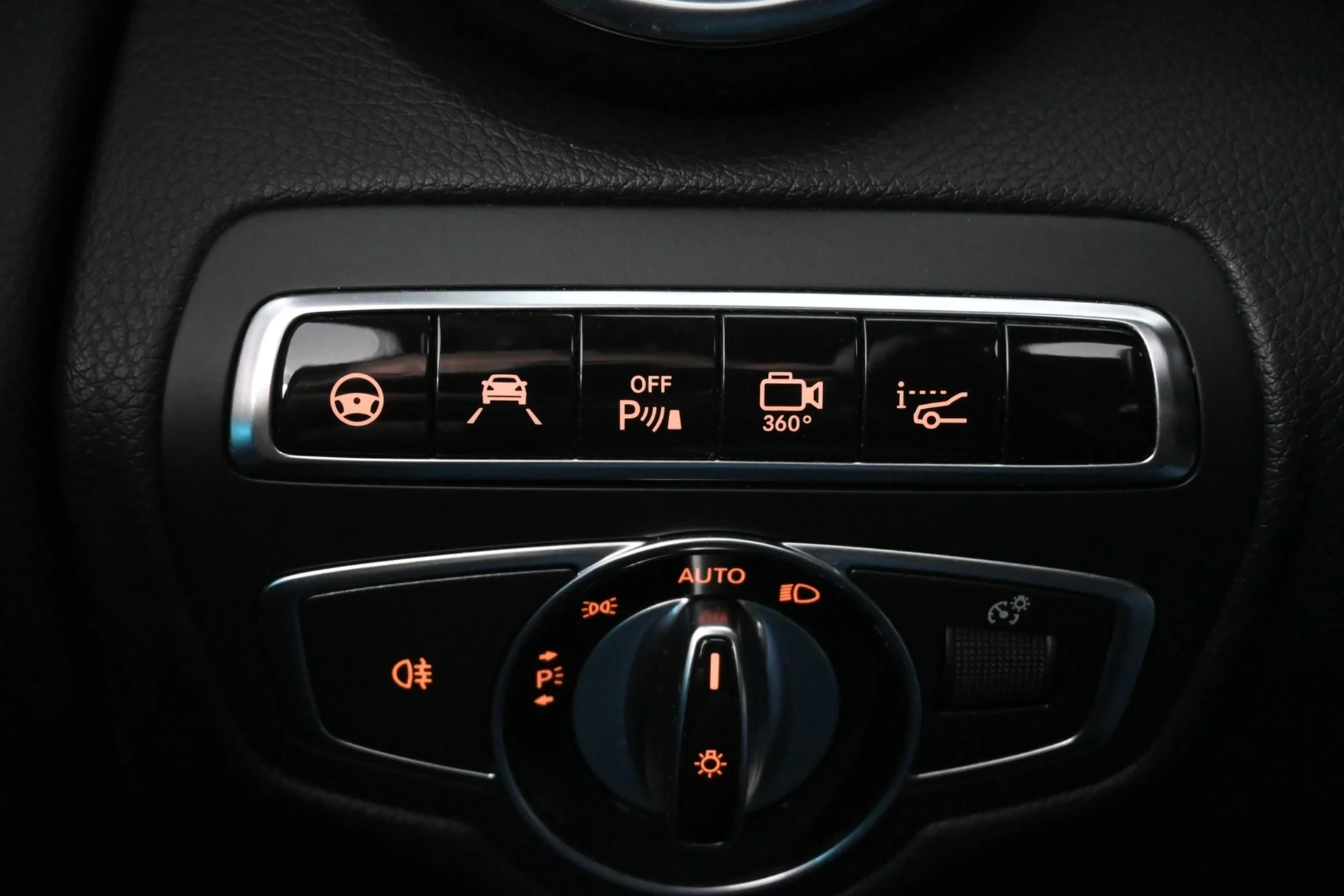 Car Image - 6AKNh8LRsMLrXE8aeXjVwQ