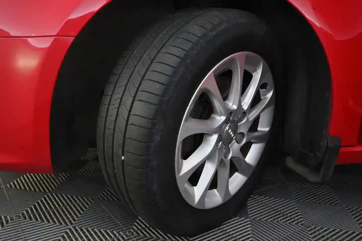 Car Image - 4evnhuysE2hLjY3RLl7IzG