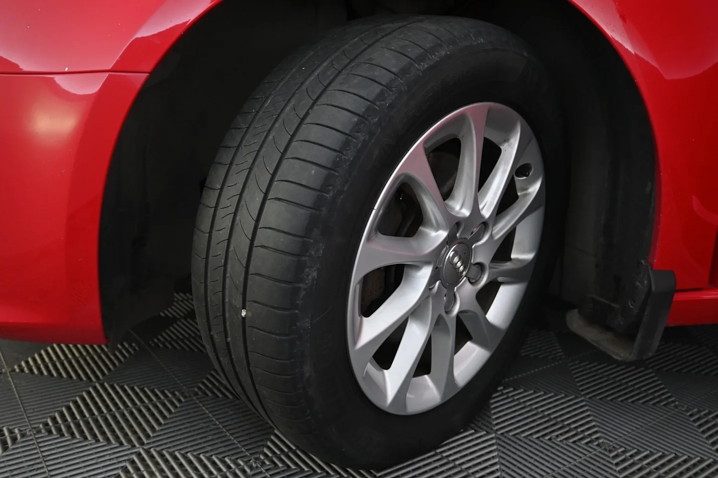 Car Image - 4evnhuysE2hLjY3RLl7IzG
