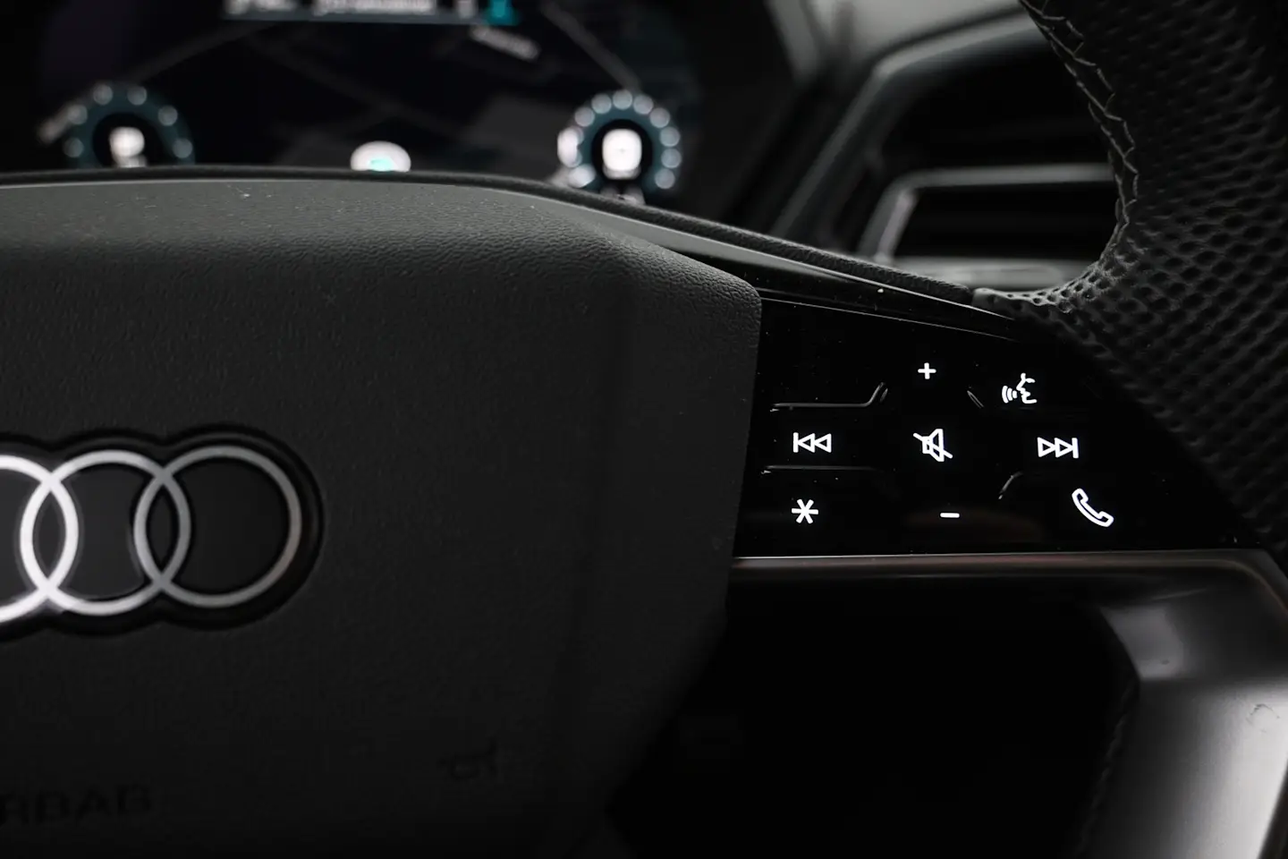 Car Image - 4f6lcNLgF0QAo1QeT6K9f1