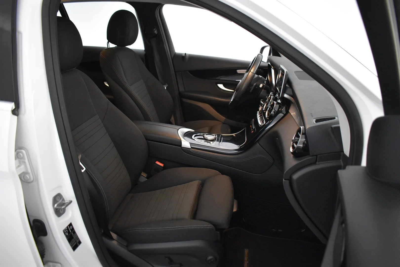 Car Image - g46bAwuS3czKpXLLlibKB