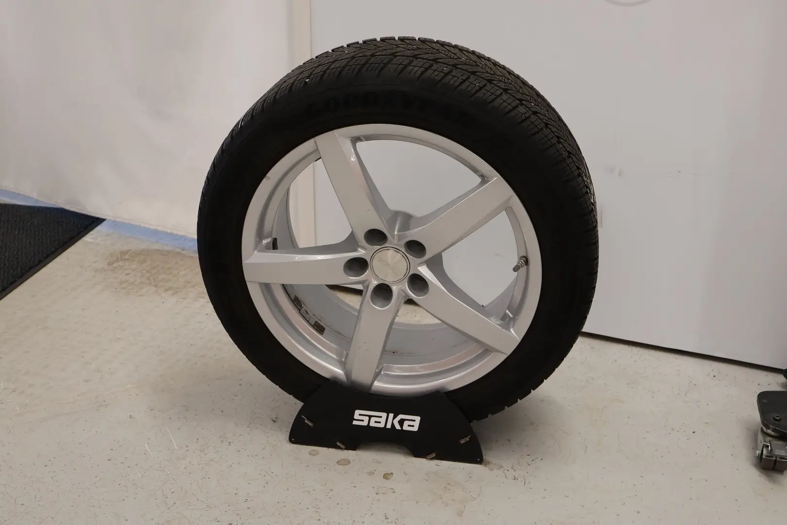 Car Image - 75q4TcbTJWwA5AR9stWAA4