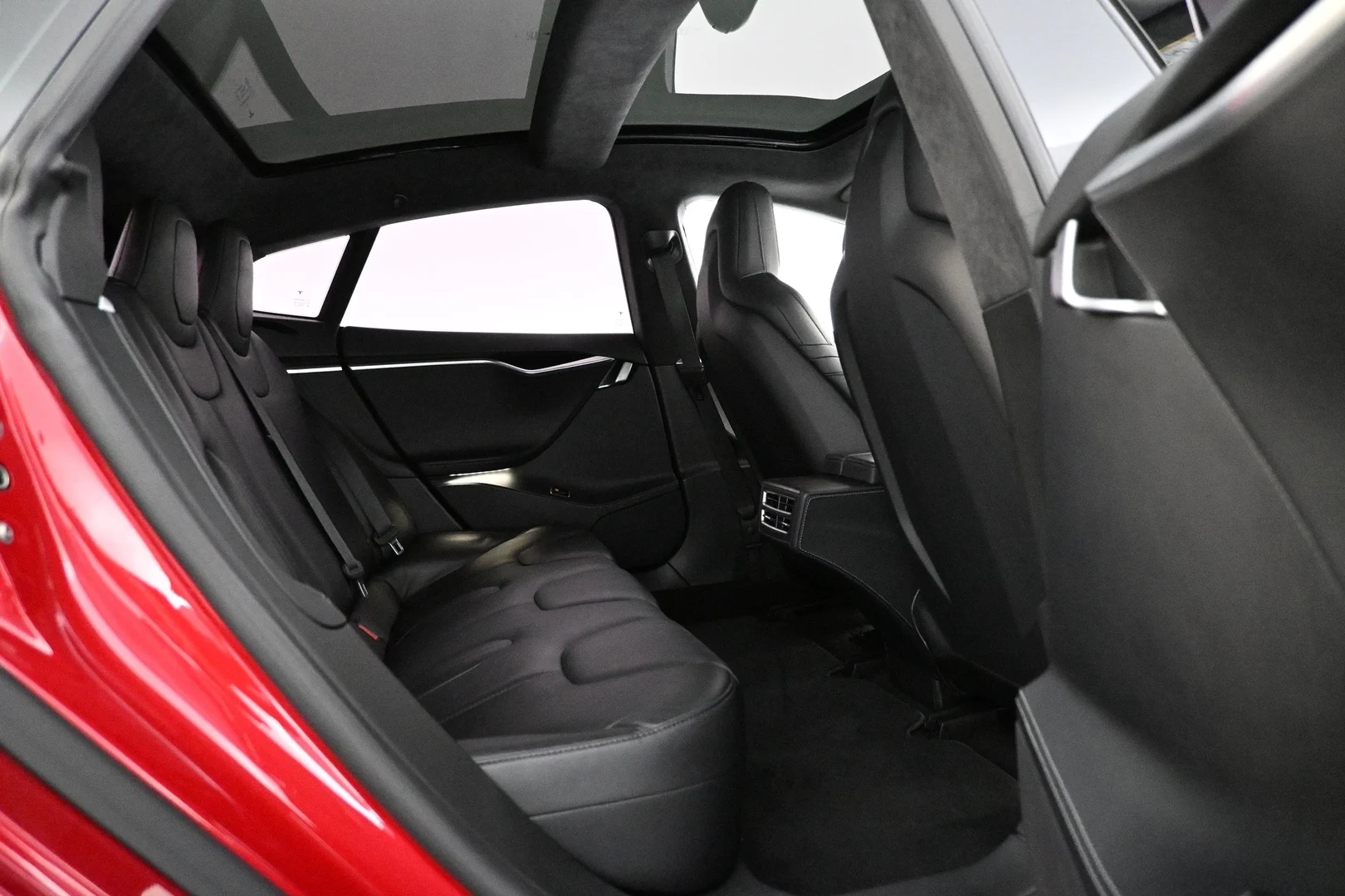 Car Image - 7fcB6kdy30sHeLYBLiplpr