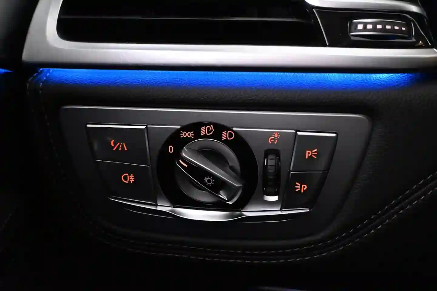 Car Image - 6HaWT749U0YPhziEg579IT