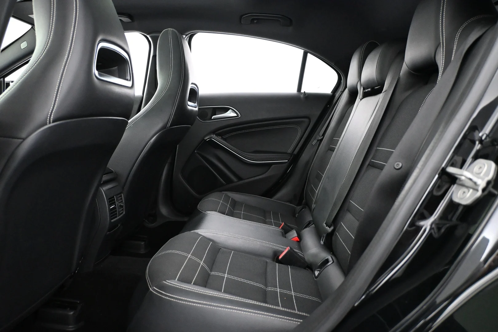 Car Image - 4X3jp2HkW1CxxkjQ1xDvqj