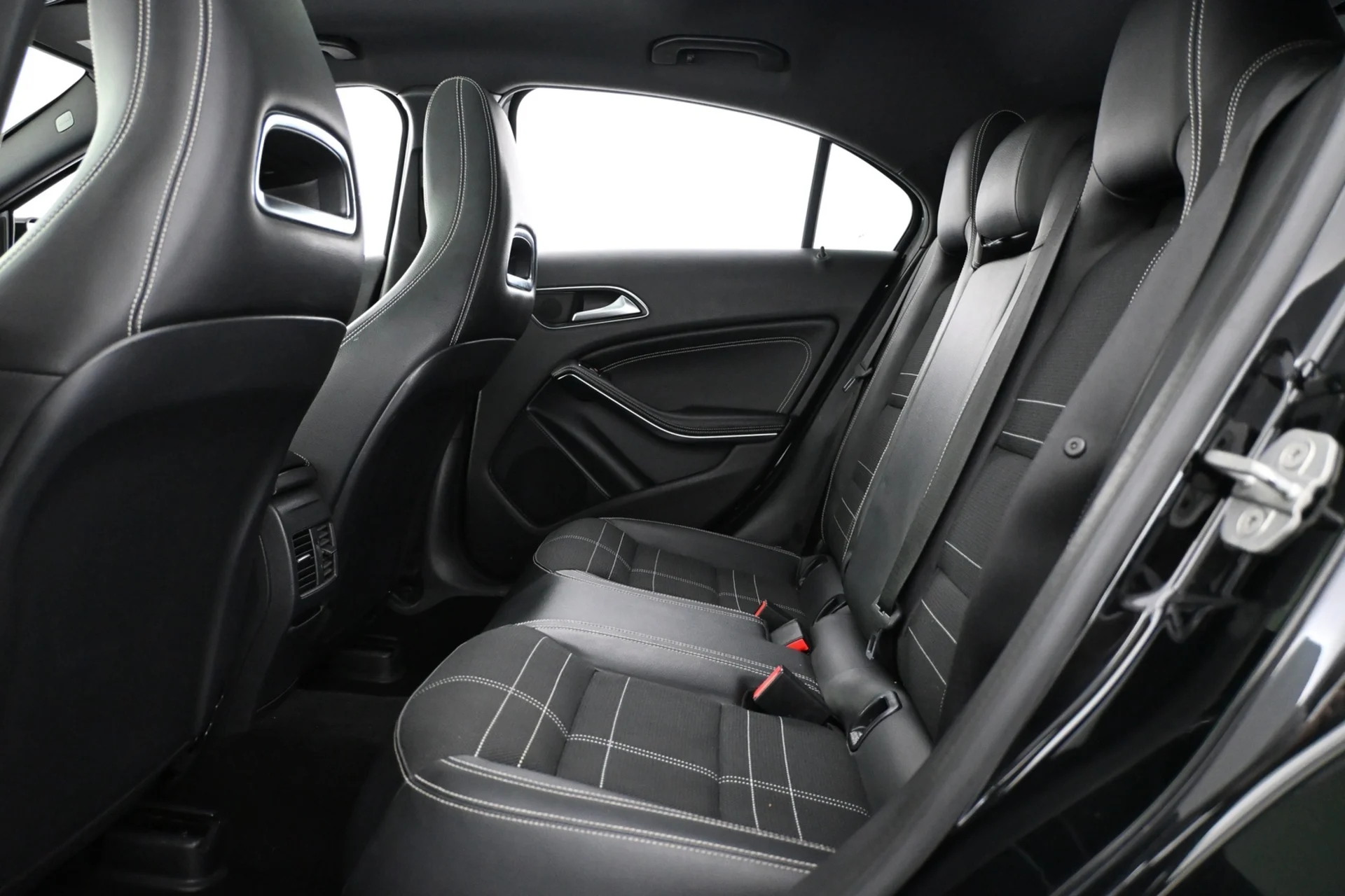Car Image - 4X3jp2HkW1CxxkjQ1xDvqj