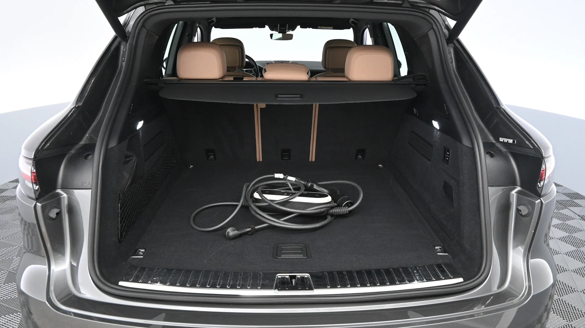 Car Image - 4Y5ySbD2pY4ibAV9fhSG9I