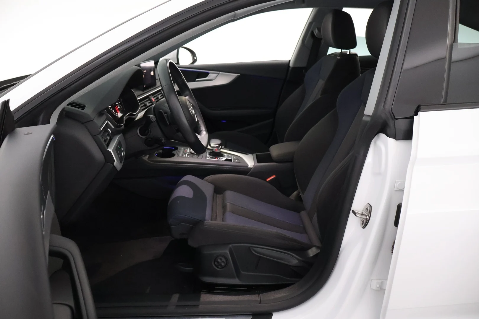 Car Image - 6fEc0dnveoR3toTQ7eE1hC
