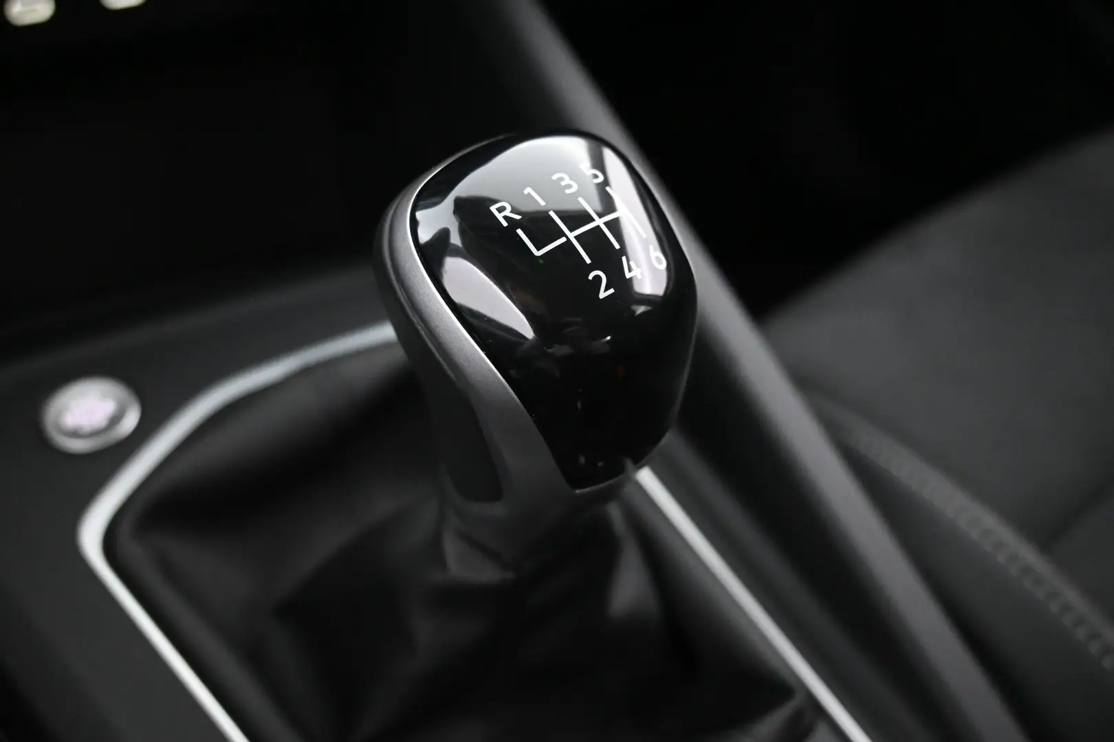 Car Image - 5oO1BCR33WvCF3MYs0b6zD