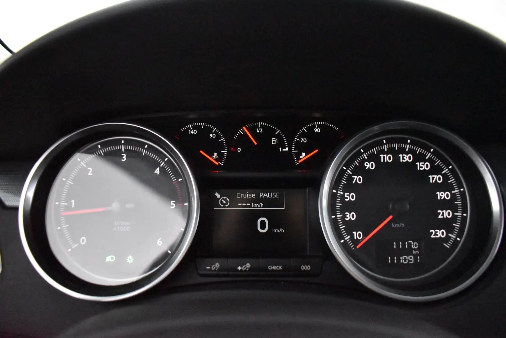 Car Image - 2tmDGw8IKdlUXYlR9Njoeo