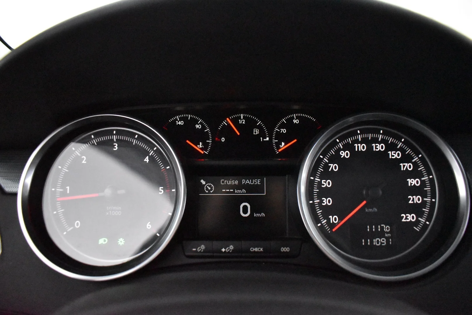 Car Image - 2tmDGw8IKdlUXYlR9Njoeo