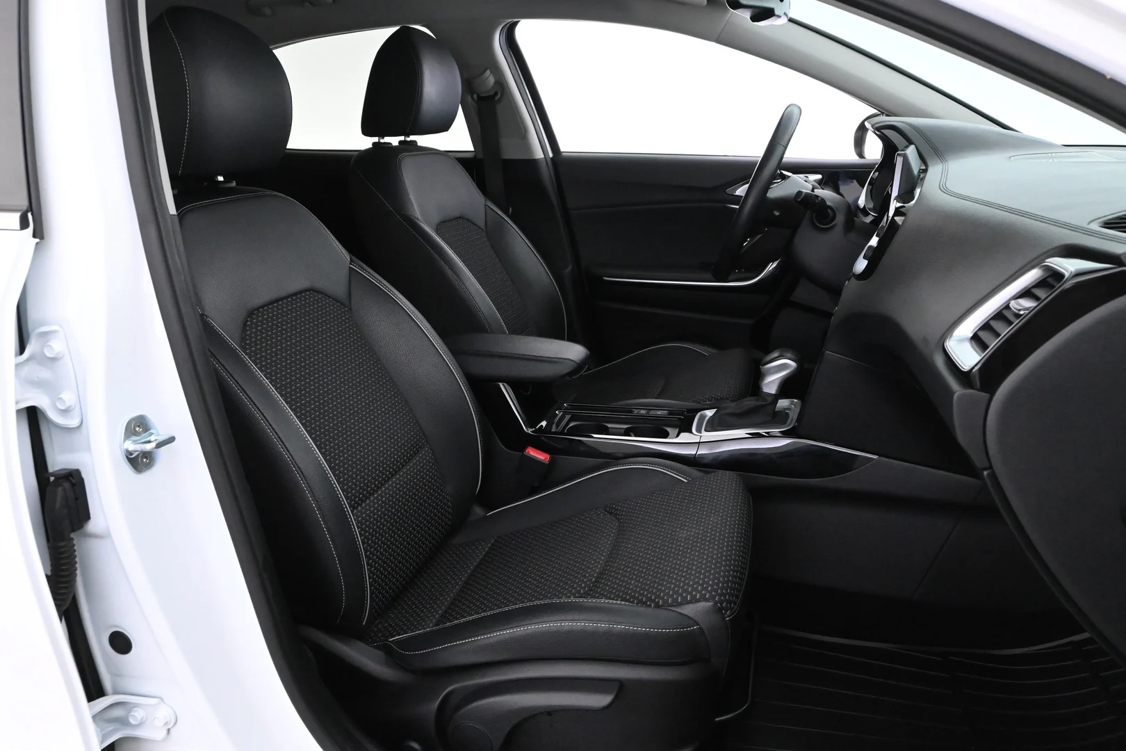 Car Image - 2akwSyRCRKP8xqkCBsPG88