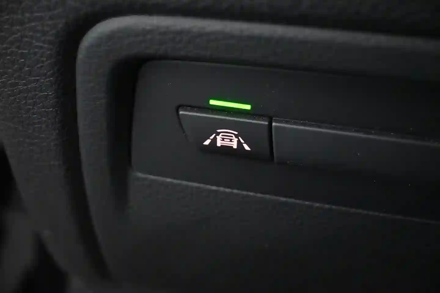 Car Image - 2ljHfzQJ96eazt6w7bmtol