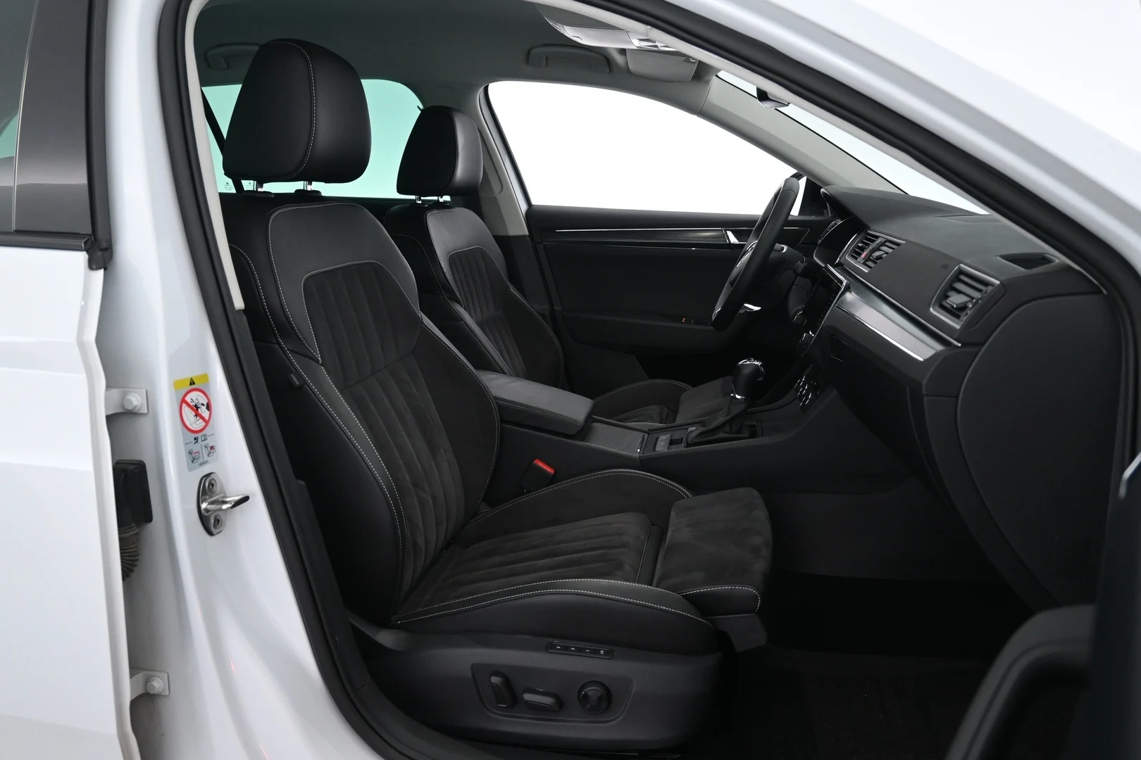 Car Image - Pwitx3Zqt6vrQSTGVYUG8