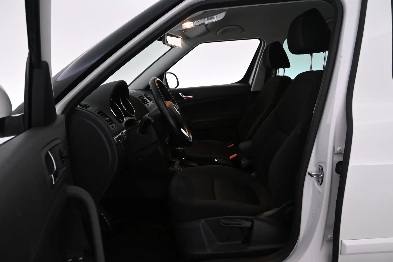 Car Image - 4kZSAhWKROUn5d8N0IbyMp