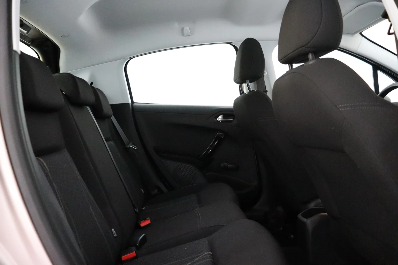 Car Image - 2E029bxfoczV2KDWiZSP5R