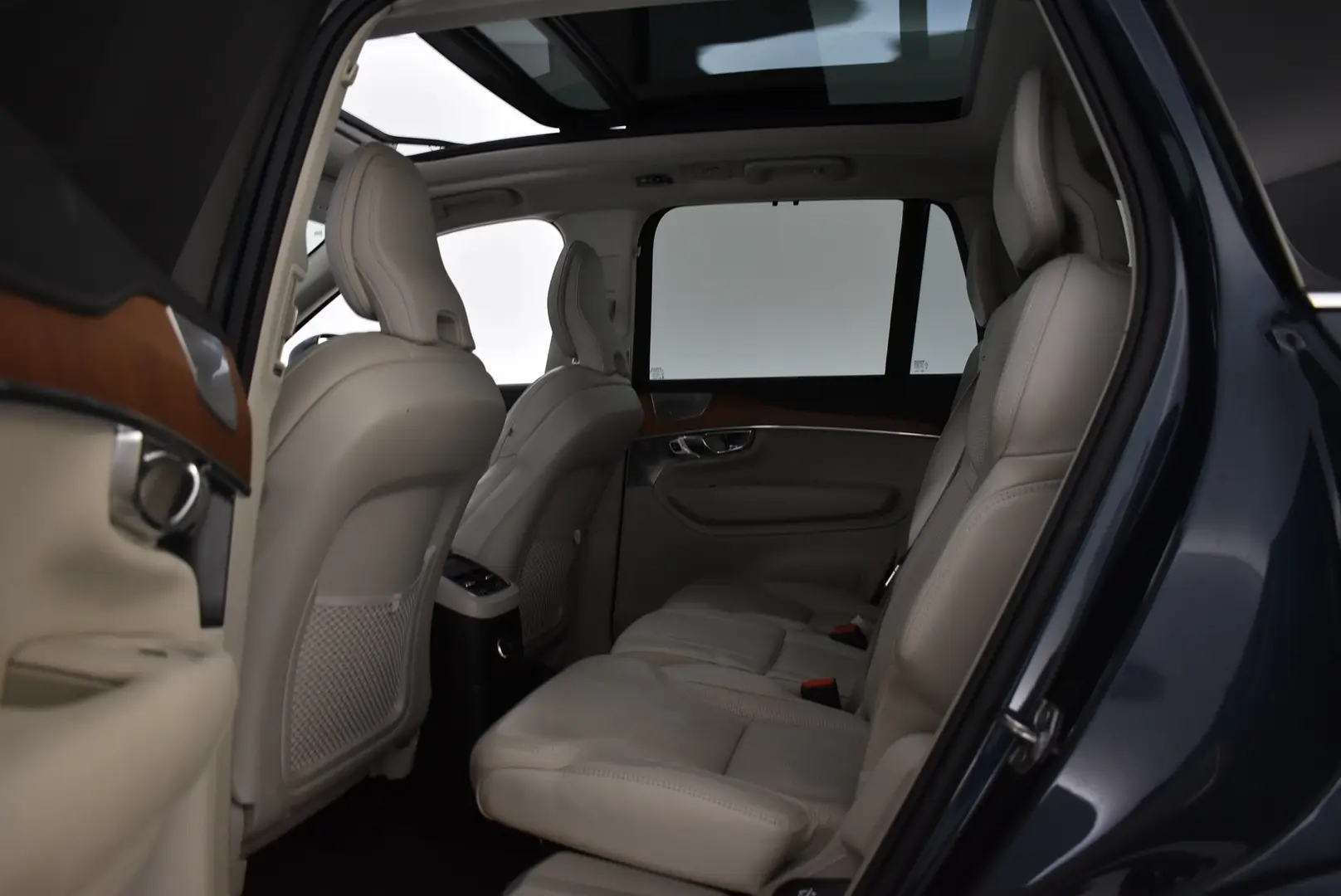 Car Image - gCN4XkbBXqFO25tAgJLjb