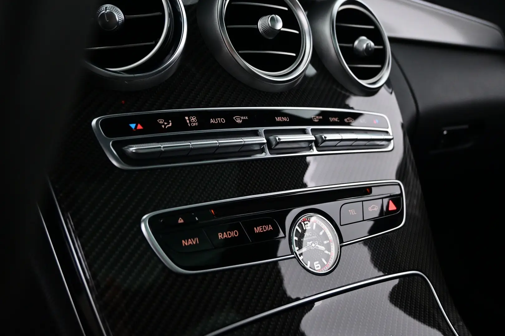 Car Image - 5UtzowFls2S3QdHfGVndjF