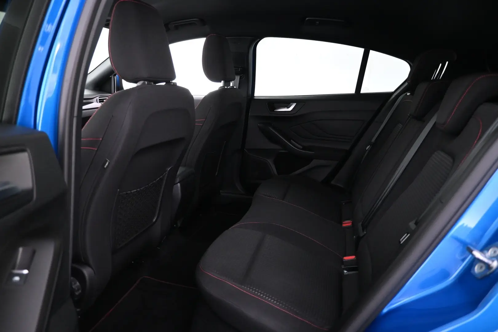 Car Image - 3Q0B6ZzEMtaUoq1jWaJdaL
