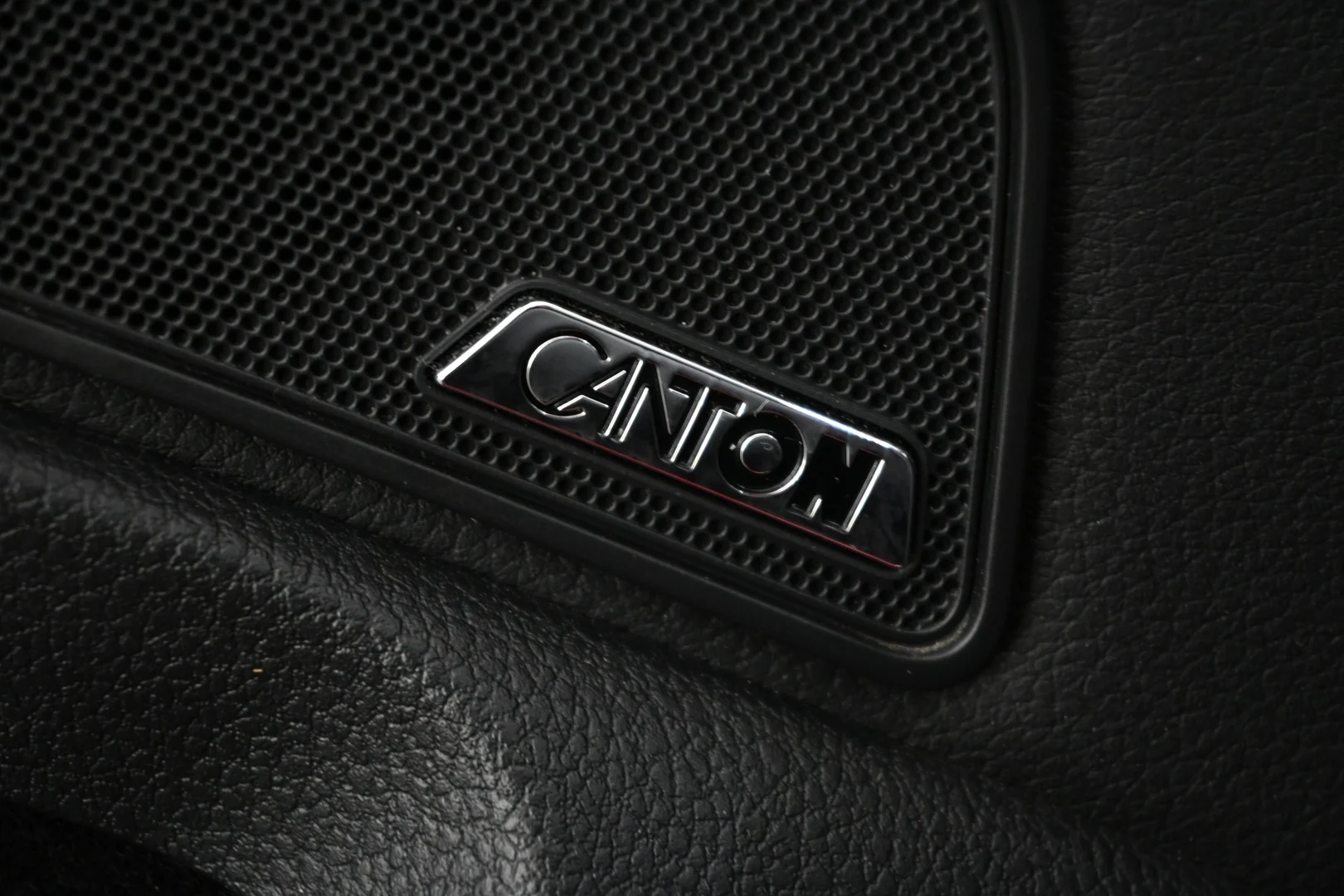 Car Image - 5Z2bxsOJQb5HSuEYQbfS7t