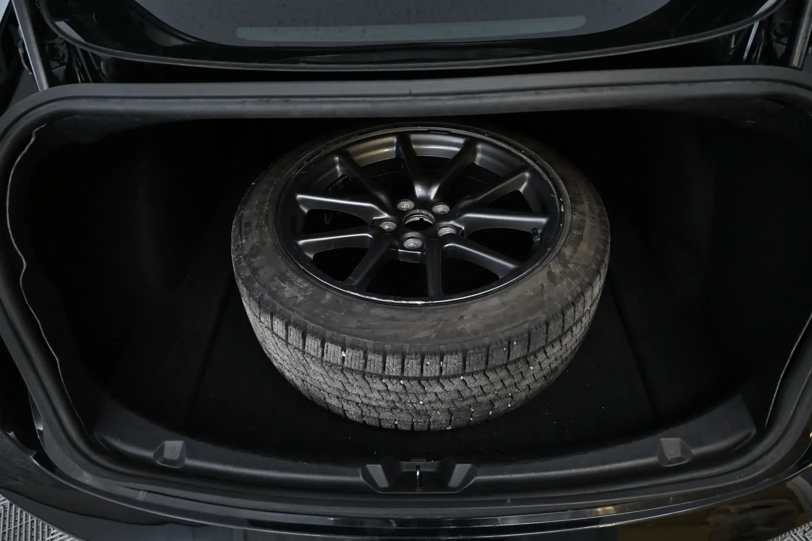Car Image - 5AHX0tp3x9fn8yA6UIH9PW