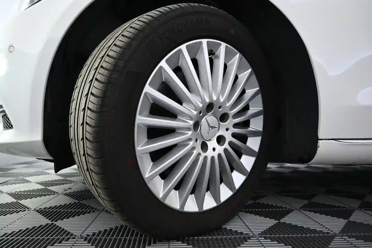 Car Image - 7pTS1EZrqElYoia4v2ClCm