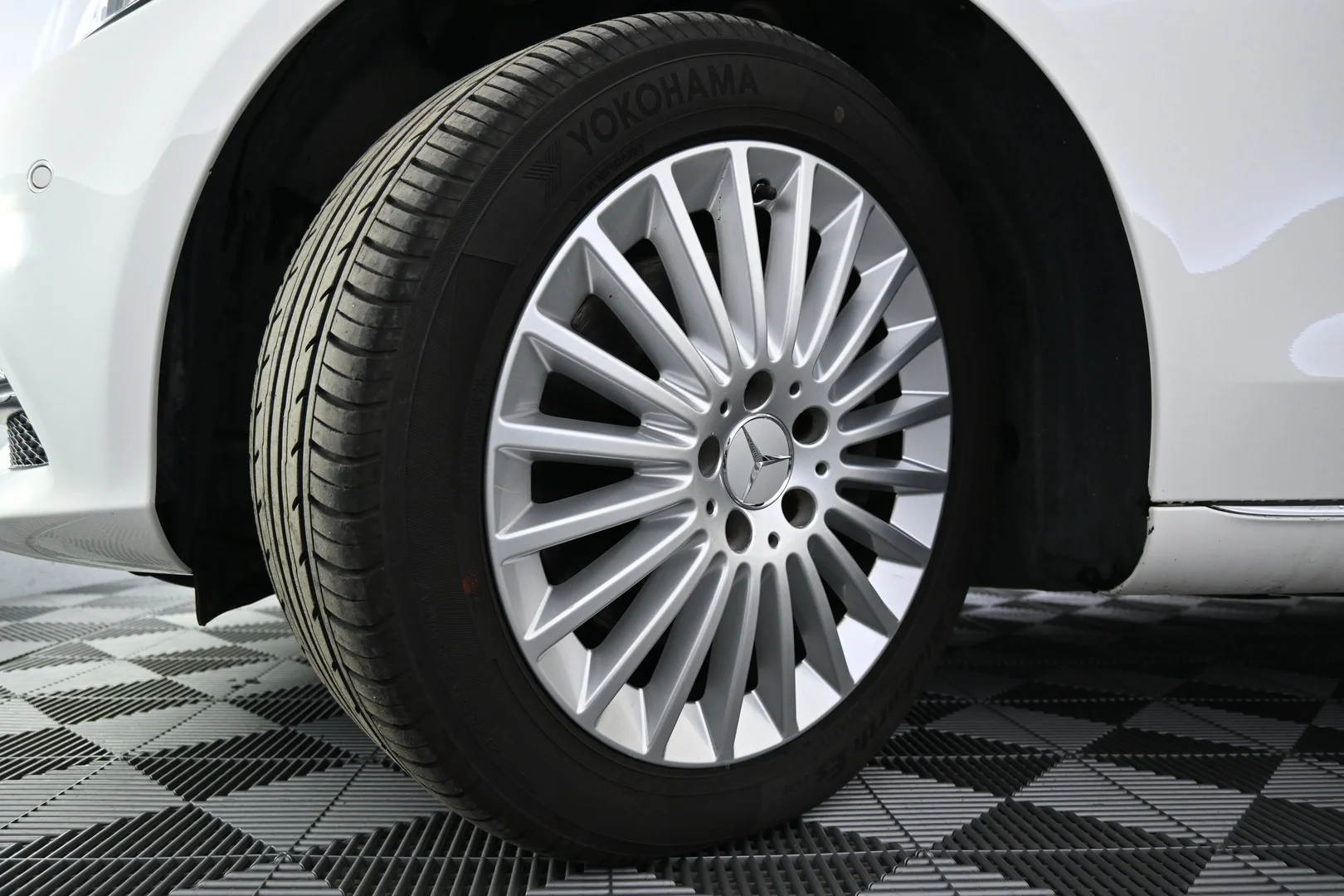 Car Image - 7pTS1EZrqElYoia4v2ClCm