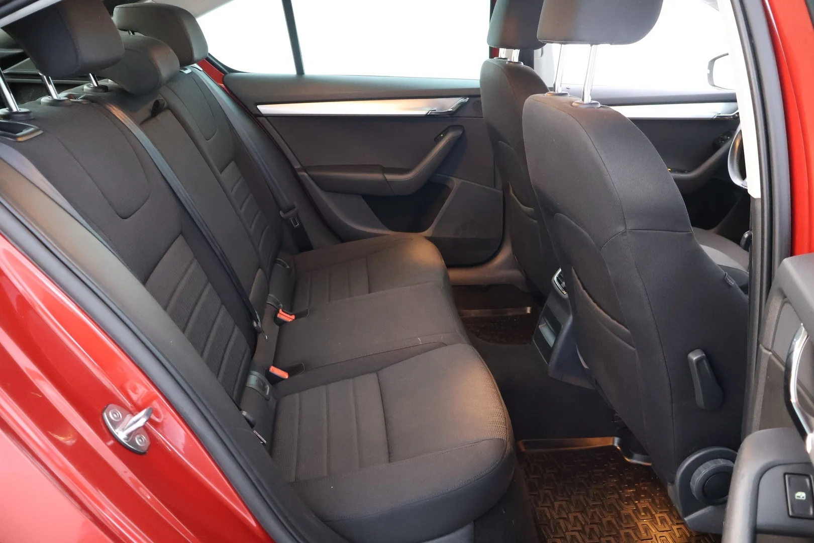 Car Image - f6SNOiyBoAk4qZKX2TGPc