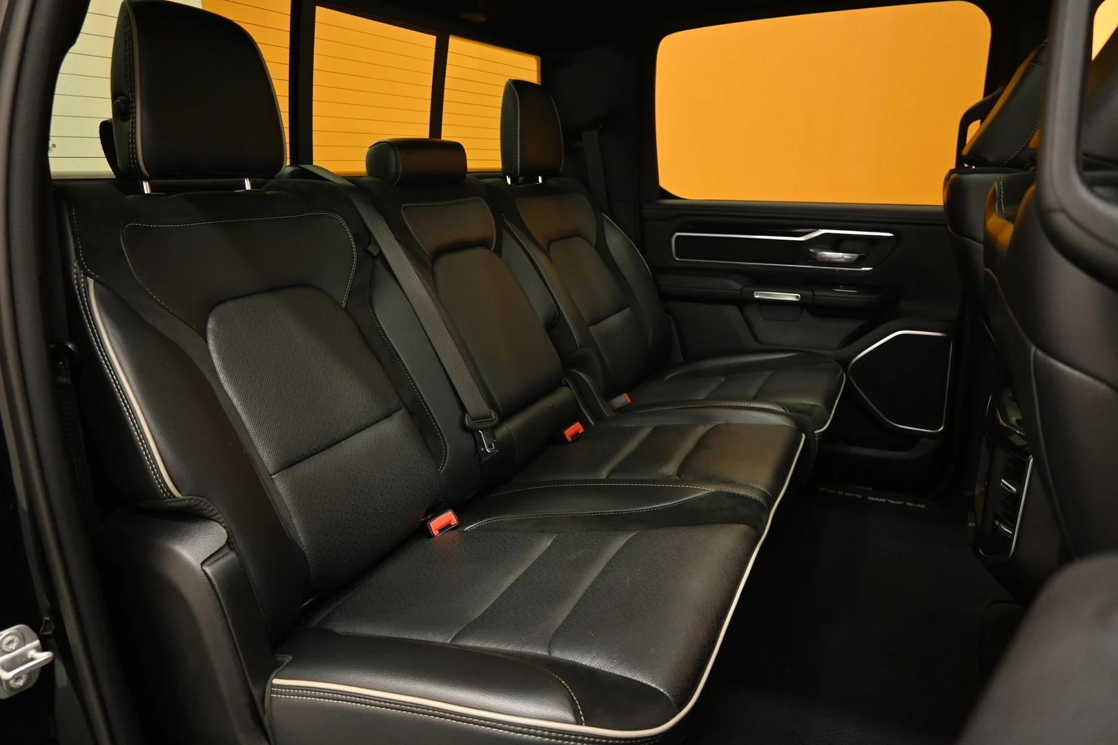 Car Image - 1OVyzZz8Xc3UYFuLOv9lps