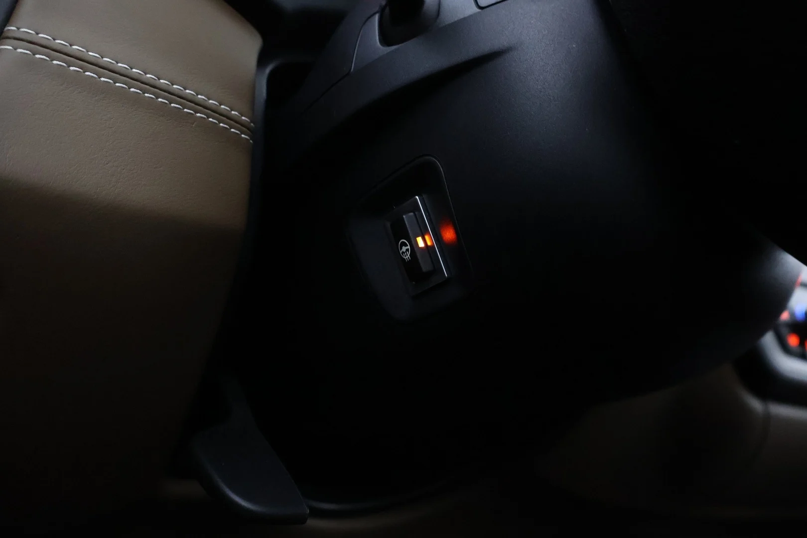 Car Image - 59qLzA8YBOyG13biONoMUB