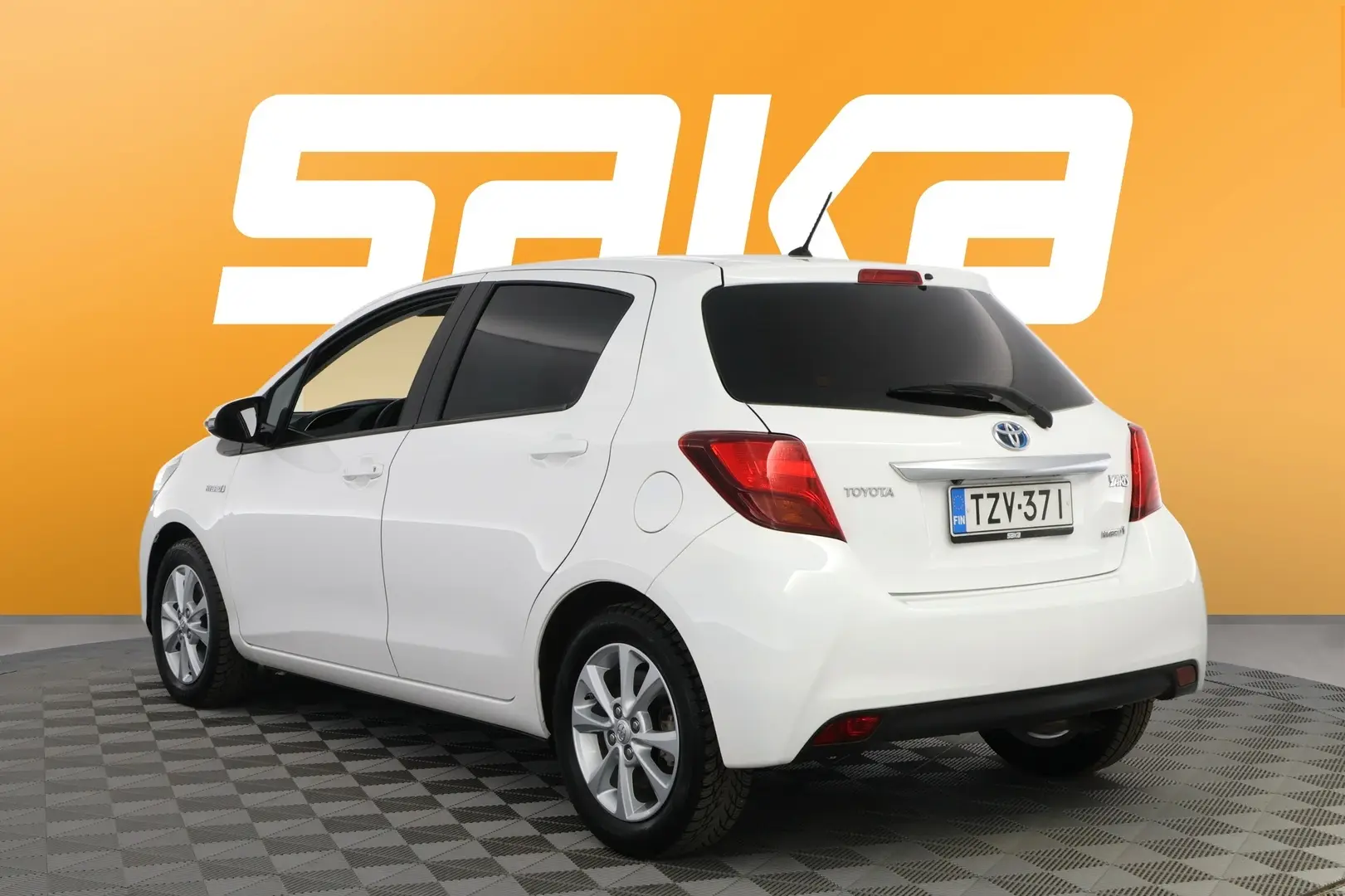 Car Image - 7Hv9gjzARlqtzPF3TknKdc