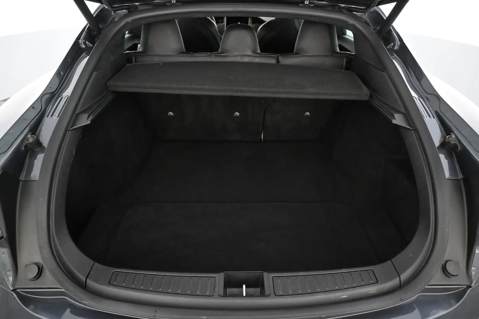 Car Image - c88SvOfYR5ksDAqvTxoUU